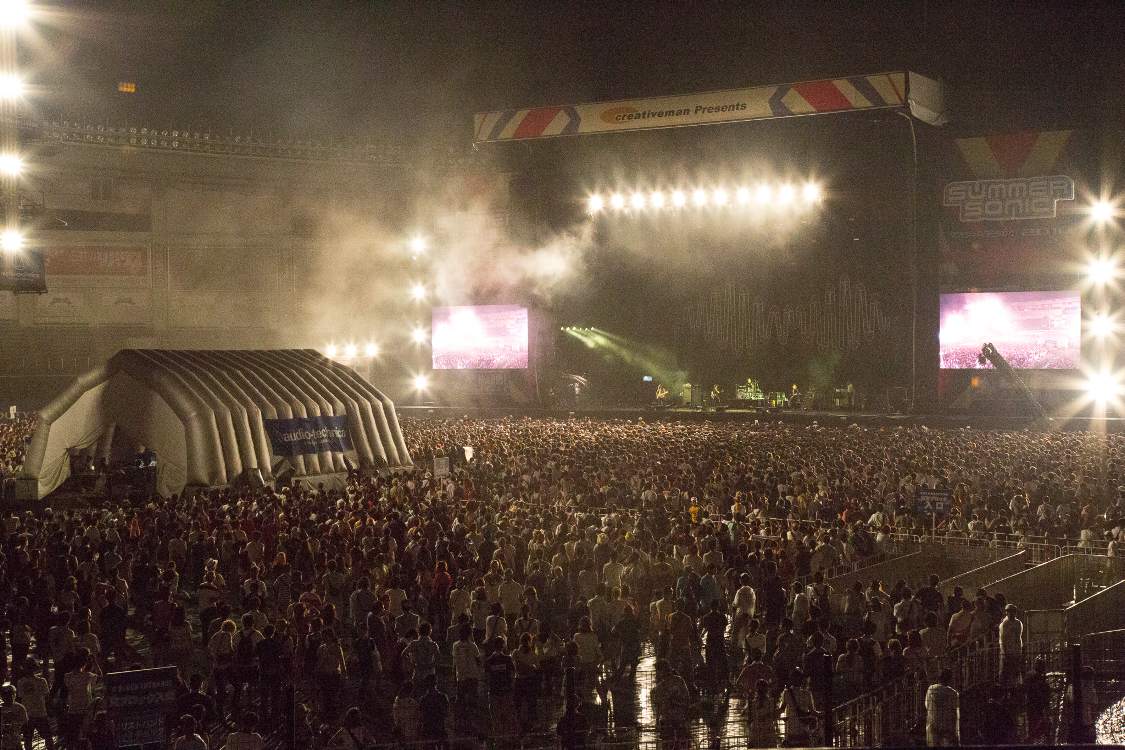 雨は多少降っていた。