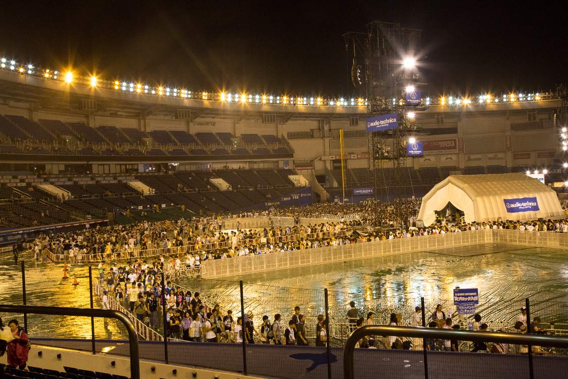 花火終了後の規制退場。