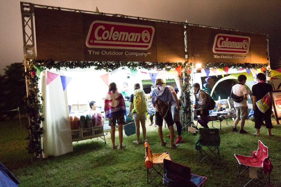アウトドア用品のコールマン。
