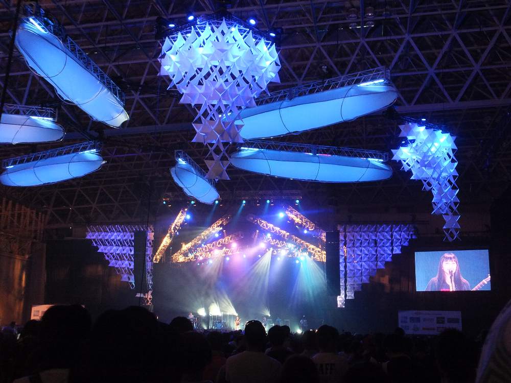 レインボーステージのmiwa。