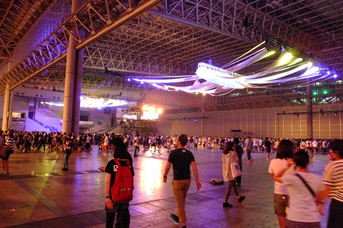 Perfumeとマリリン・マンソンの間。