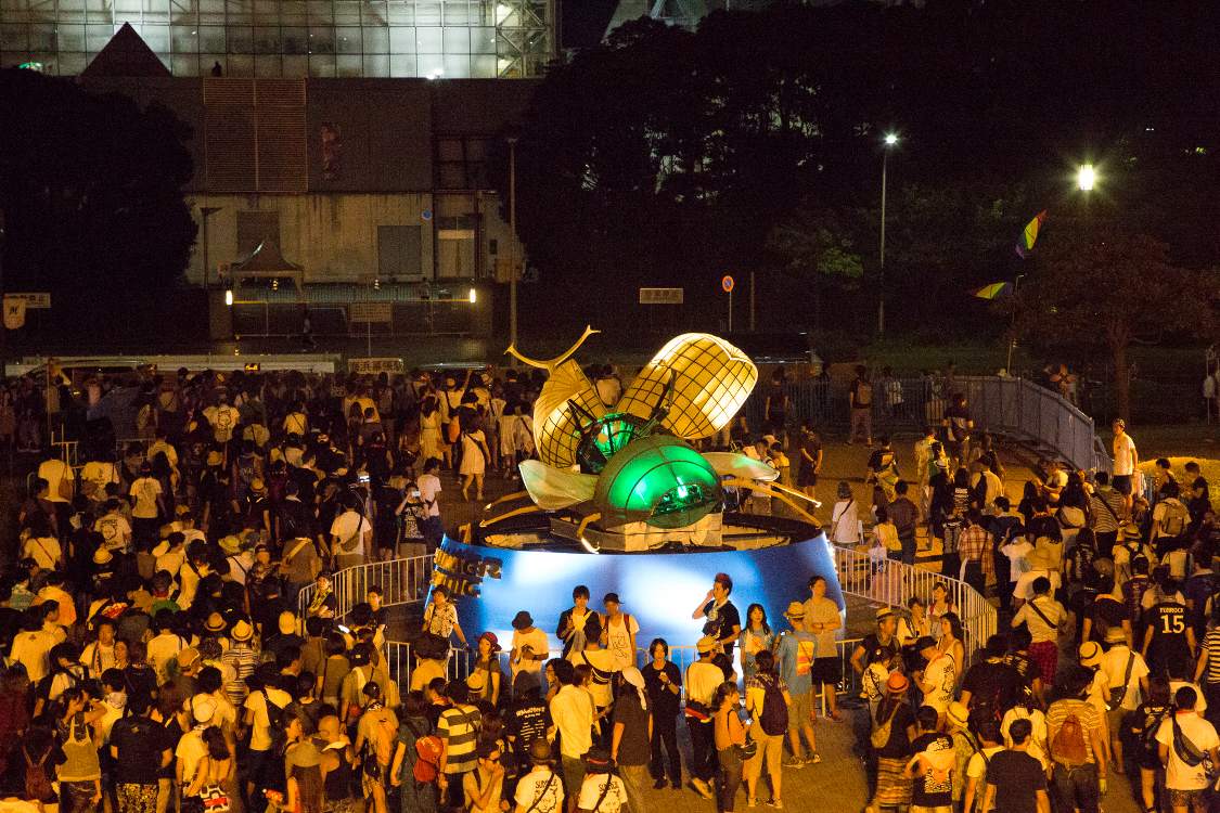 マリンステージでケミカル・ブラザーズが終演した後のゲート付近。