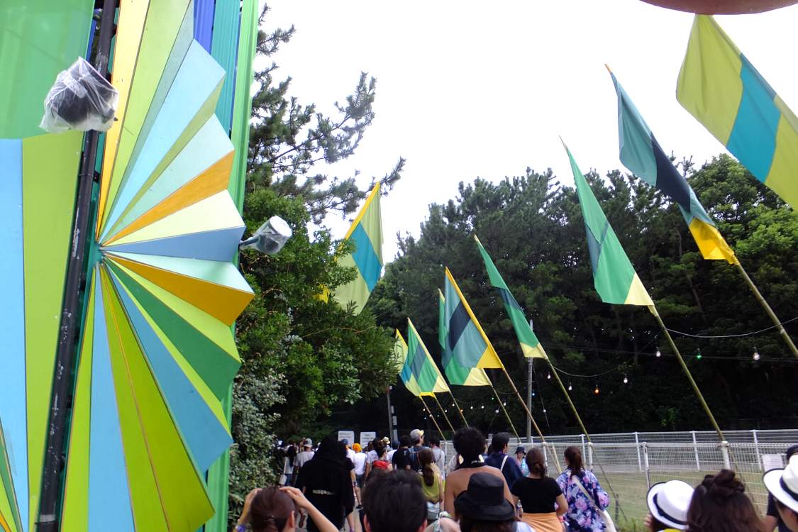 照明用のライトははじめから防水になっていた。