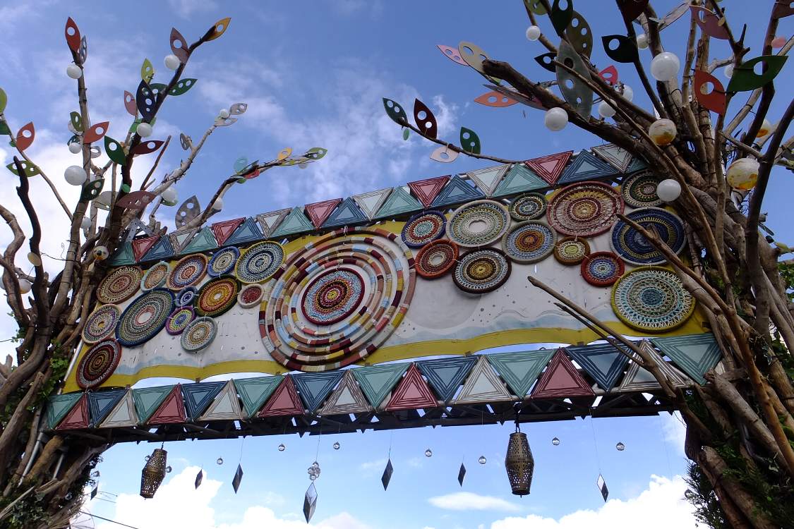 ゲートの内側。