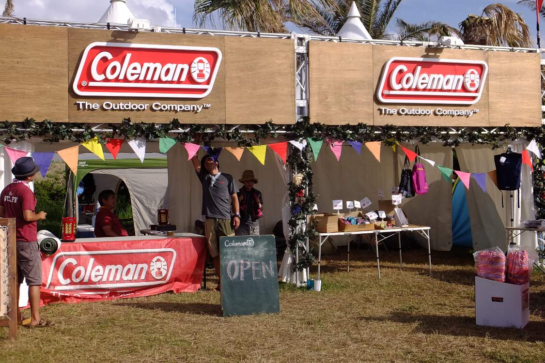 コールマン。キャンプサイトの相談所の役割を担う。