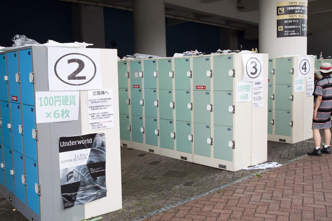 コインロッカー。ロッカーの大きさによって料金が異なります。