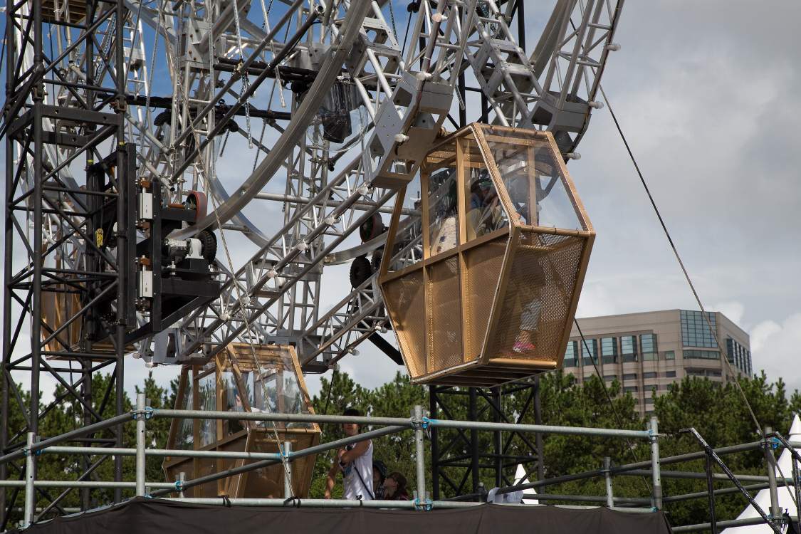 通常の観覧車と同じように乗っていきます。