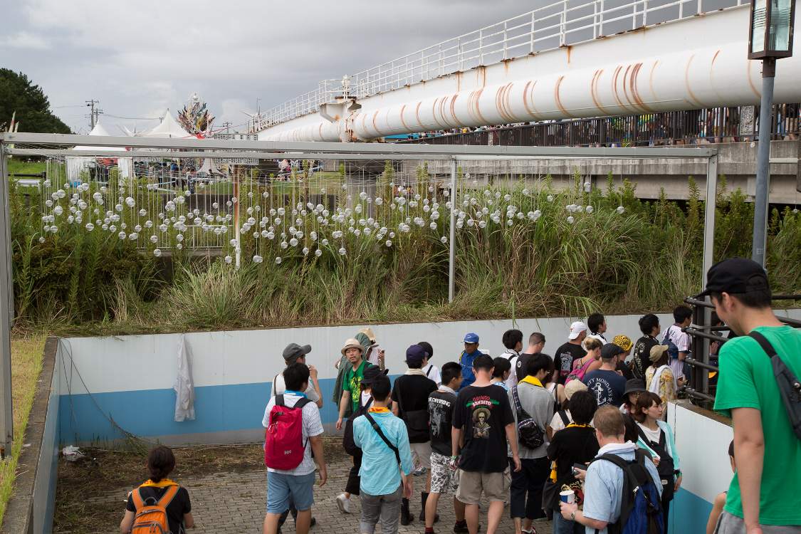 マリンステージから幕張メッセへ。途中の地下通路。