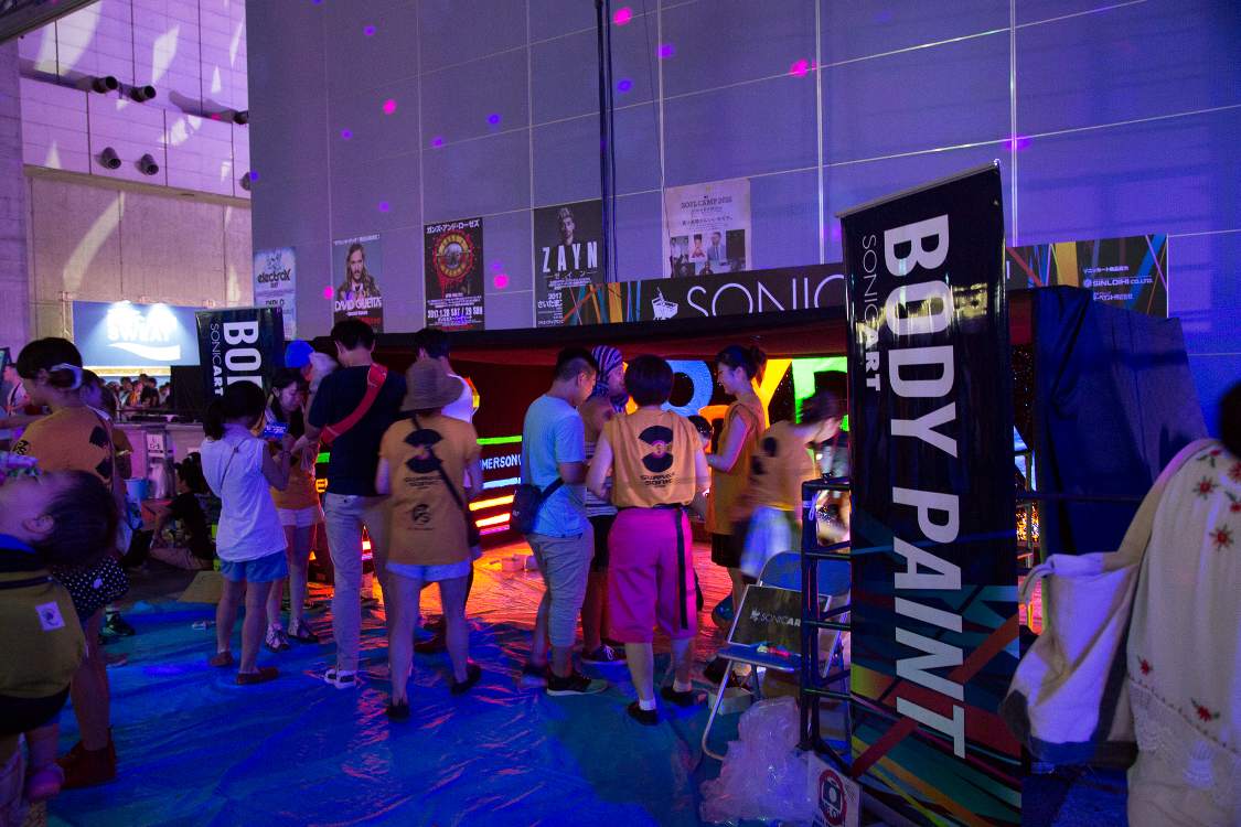 ボディペイント。