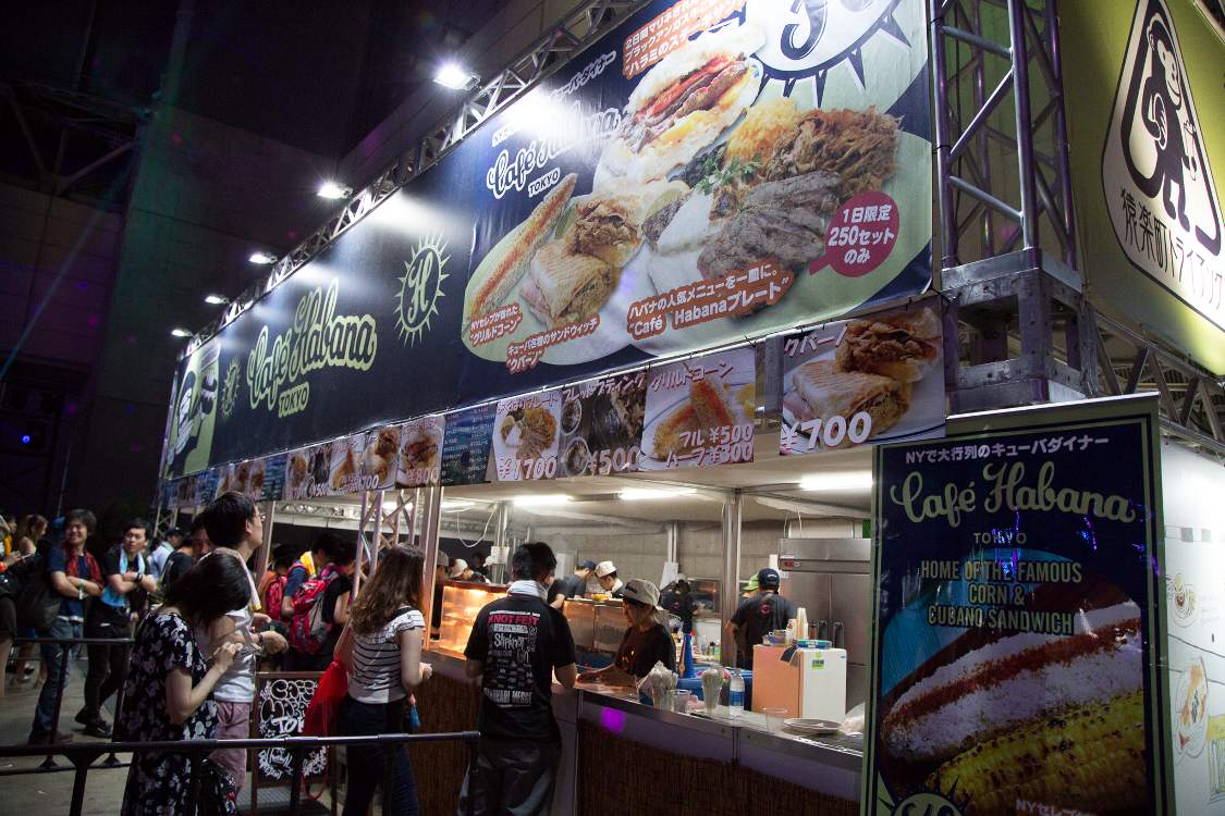 カフェハバナだけは店自体が大きい。