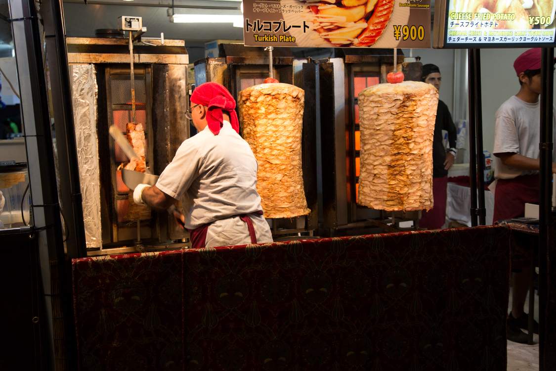 毎年チキンが見えるように配置しています。