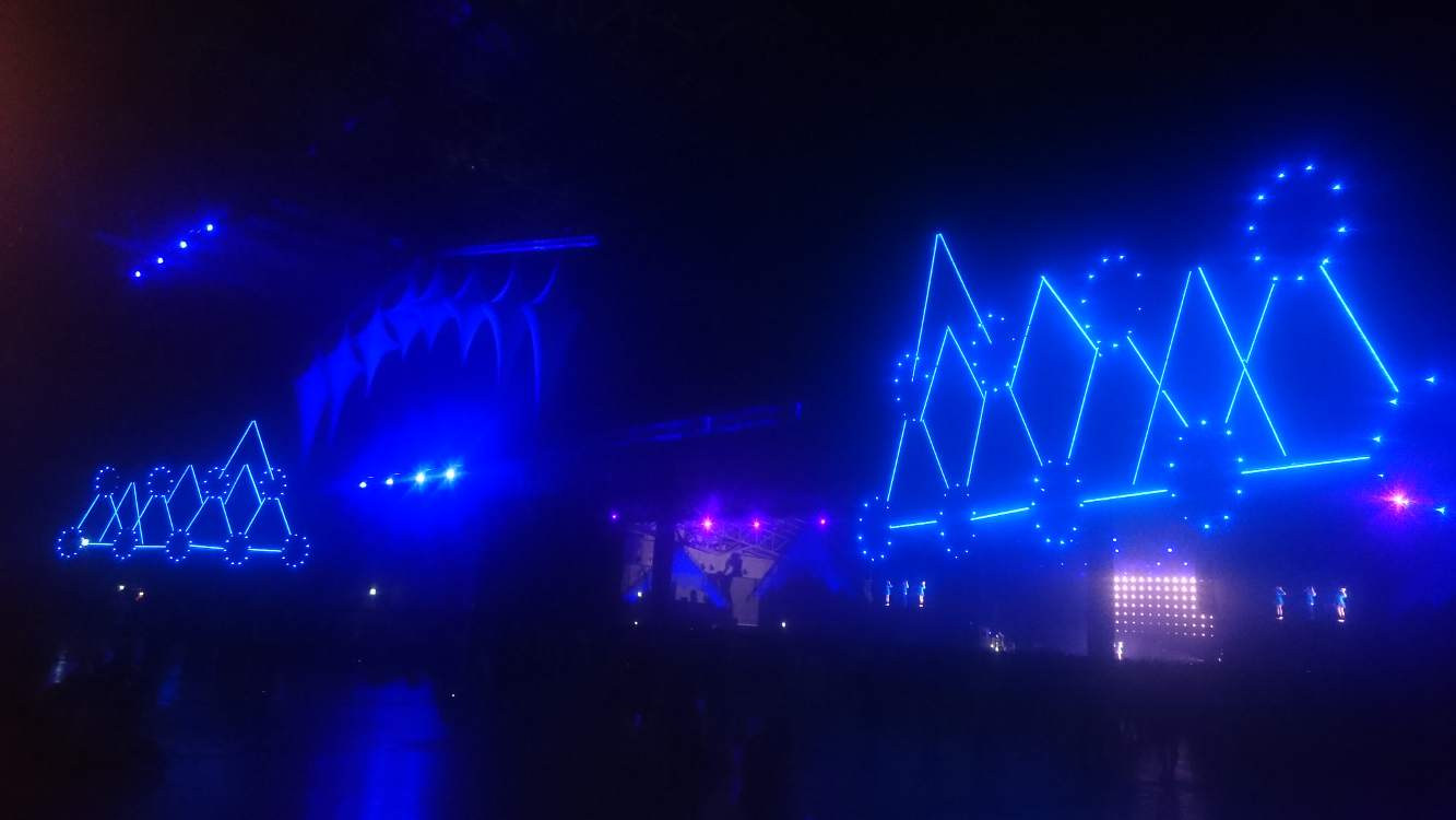 マウンテンステージの電飾。