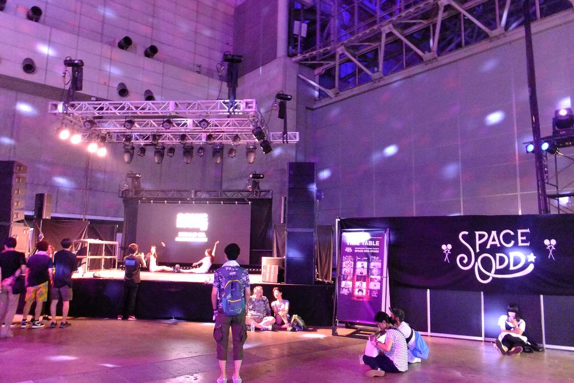 幕張メッセに新しくできたステージのスペースオッド。見る機会はありませんでした。