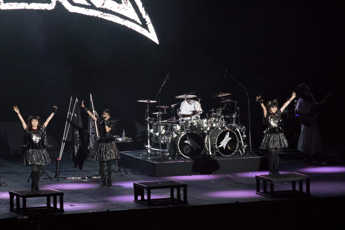 ベビーメタルが2010年代の重要アーティストであることは間違いありませんが、他のアーティストとの比較上、6年連続出演の意味を問われます。