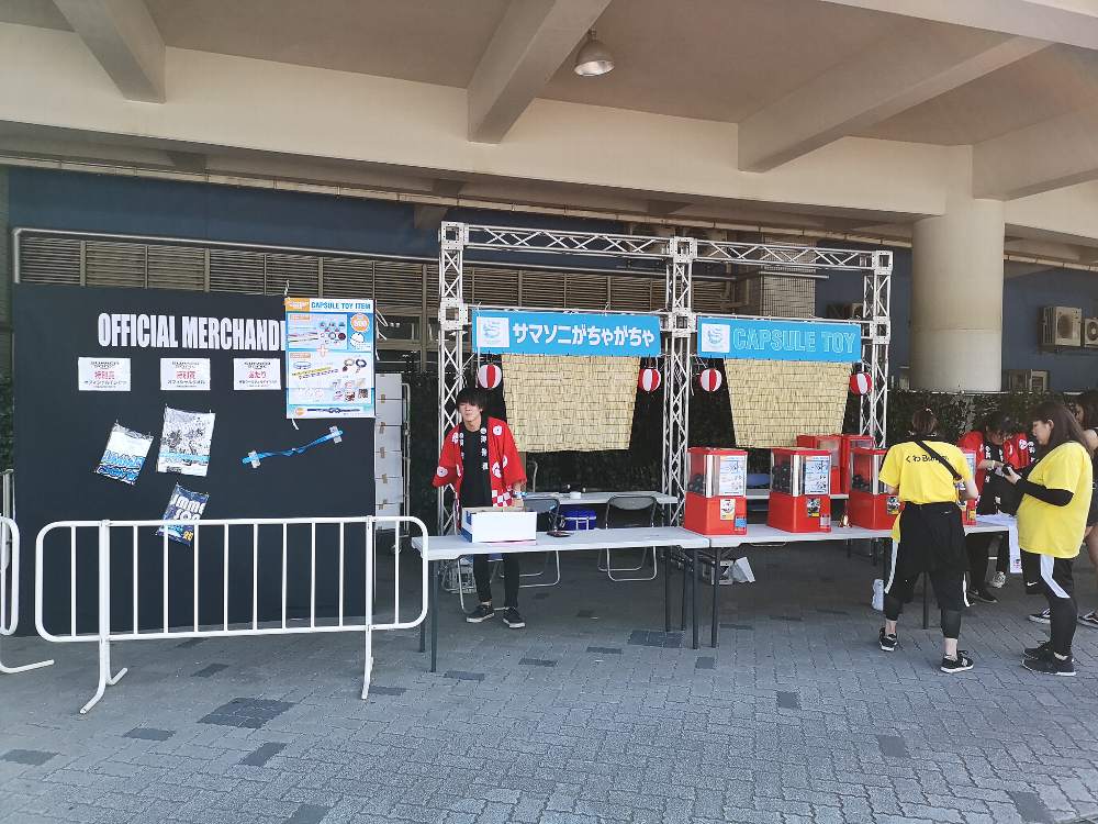 サマソニがちゃがちゃ。幕張メッセ内にもあります。