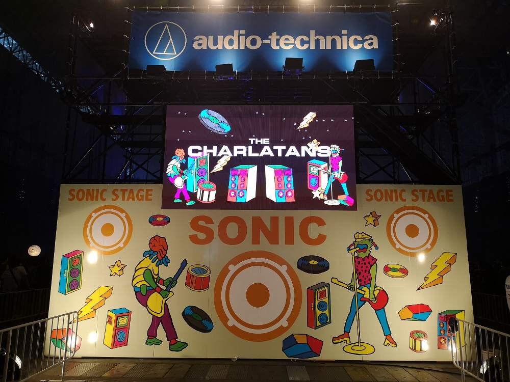 ソニックステージ入り口の看板。