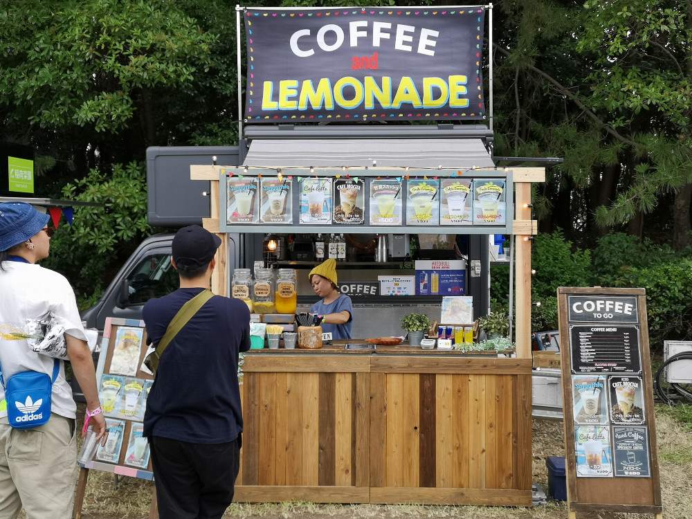 キッチンカーその4。レモネード店。