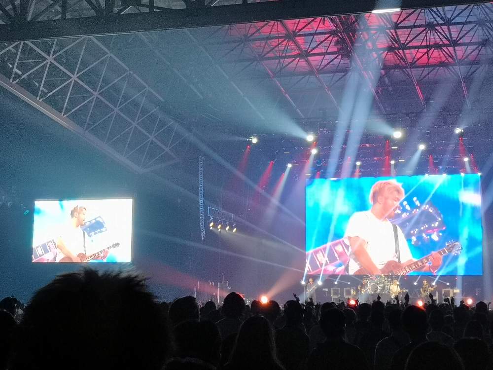 ニッケルバック。マリンステージ級のバンドですが今回はマウンテンステージのトリ。