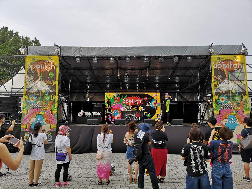 Tik Tokが設置したステージ。