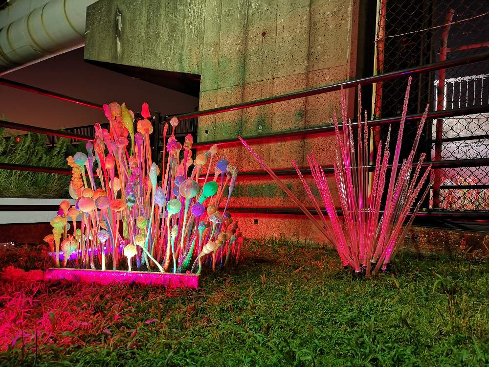 立体芸術、夜。