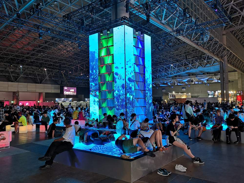 幕張メッセの食事エリア。