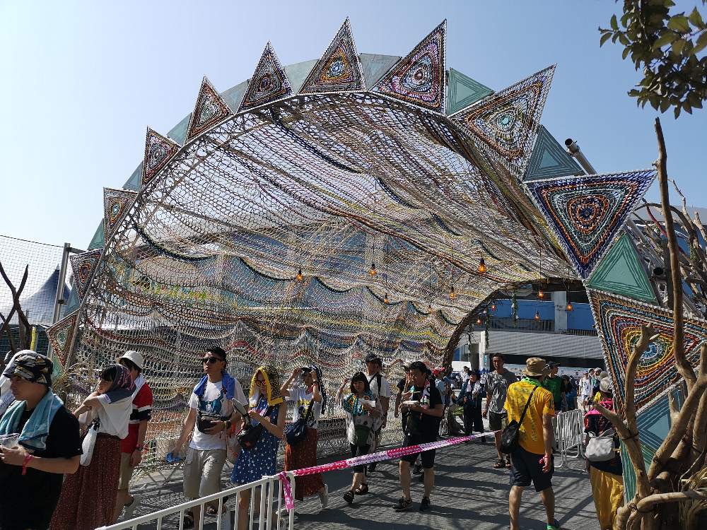 ビーチステージのゲート出口。