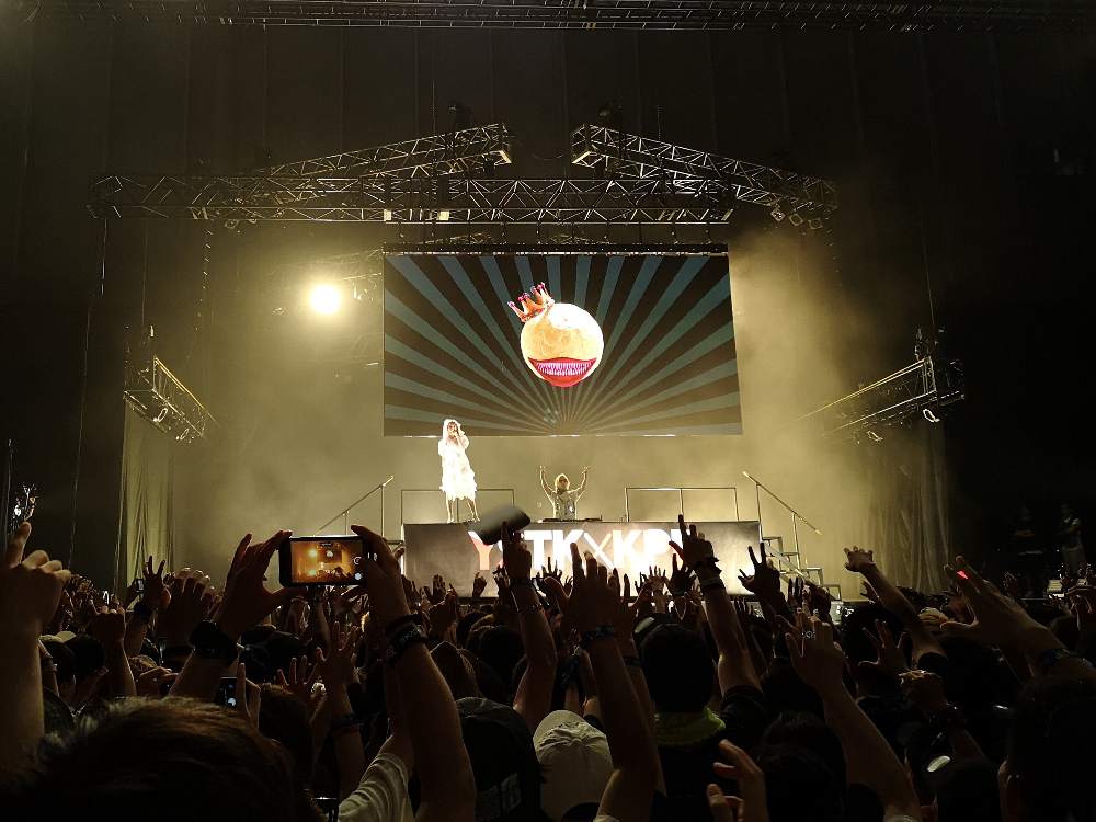 中田ヤスタカ、きゃりーぱみゅぱみゅ。