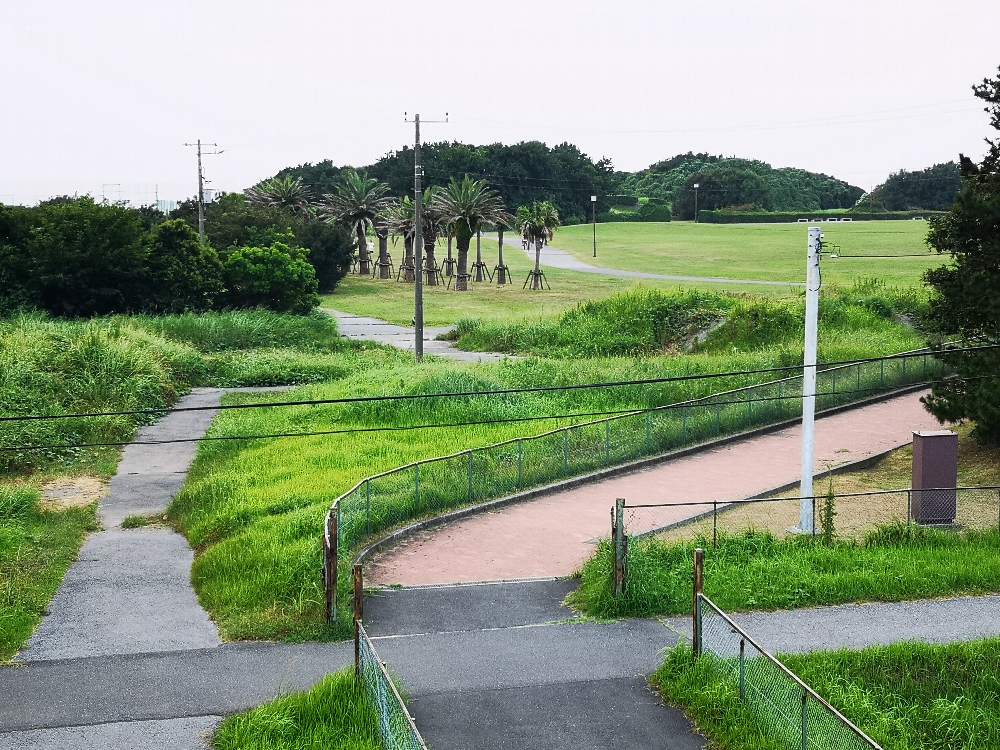 かつてのガーデンステージもなし。