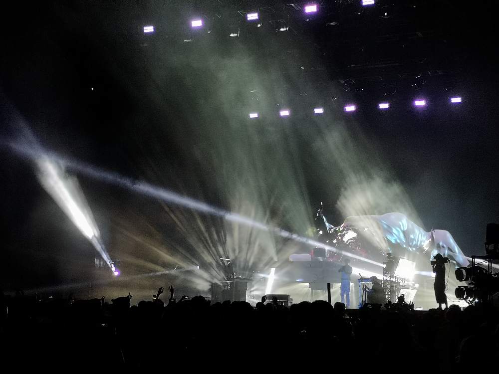 3日目のマウンテンステージのトリ、ディスクロージャー。