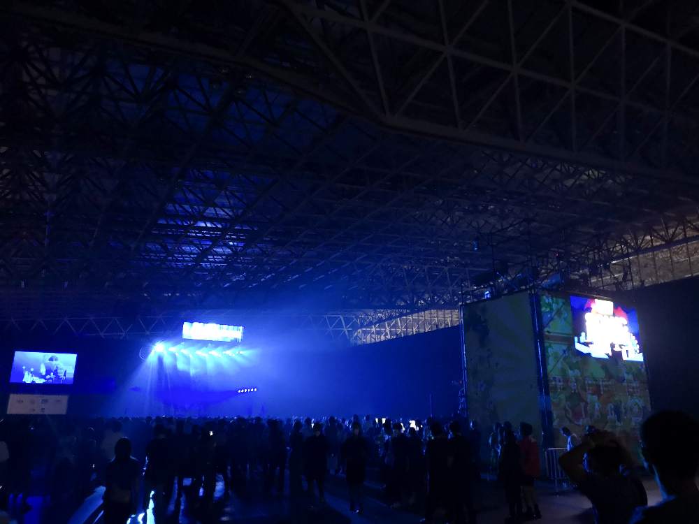 ソニックマニアは4ステージ制。マウンテンステージ。