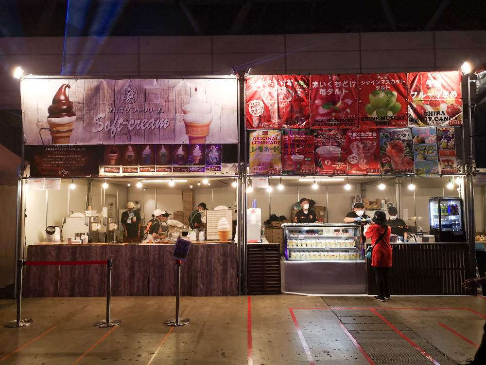 ソフトクリームとスイーツ店。