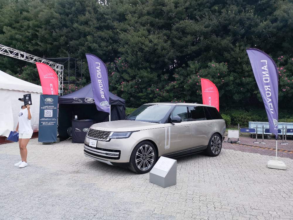 ランドローバー。