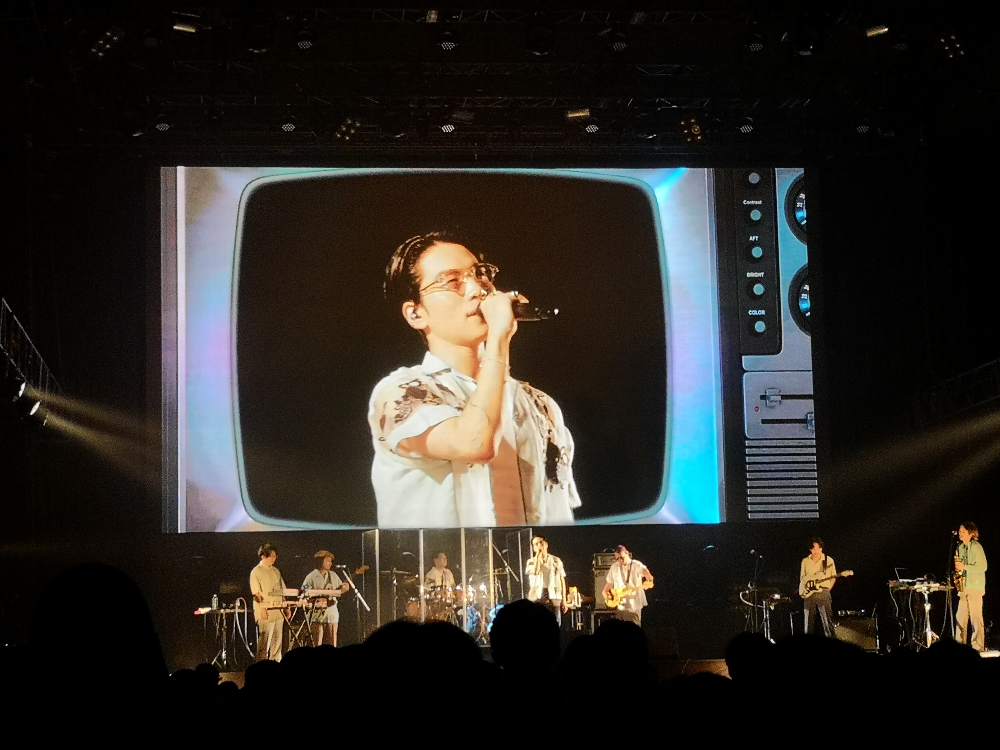 SIRUP。テレビ画面風。