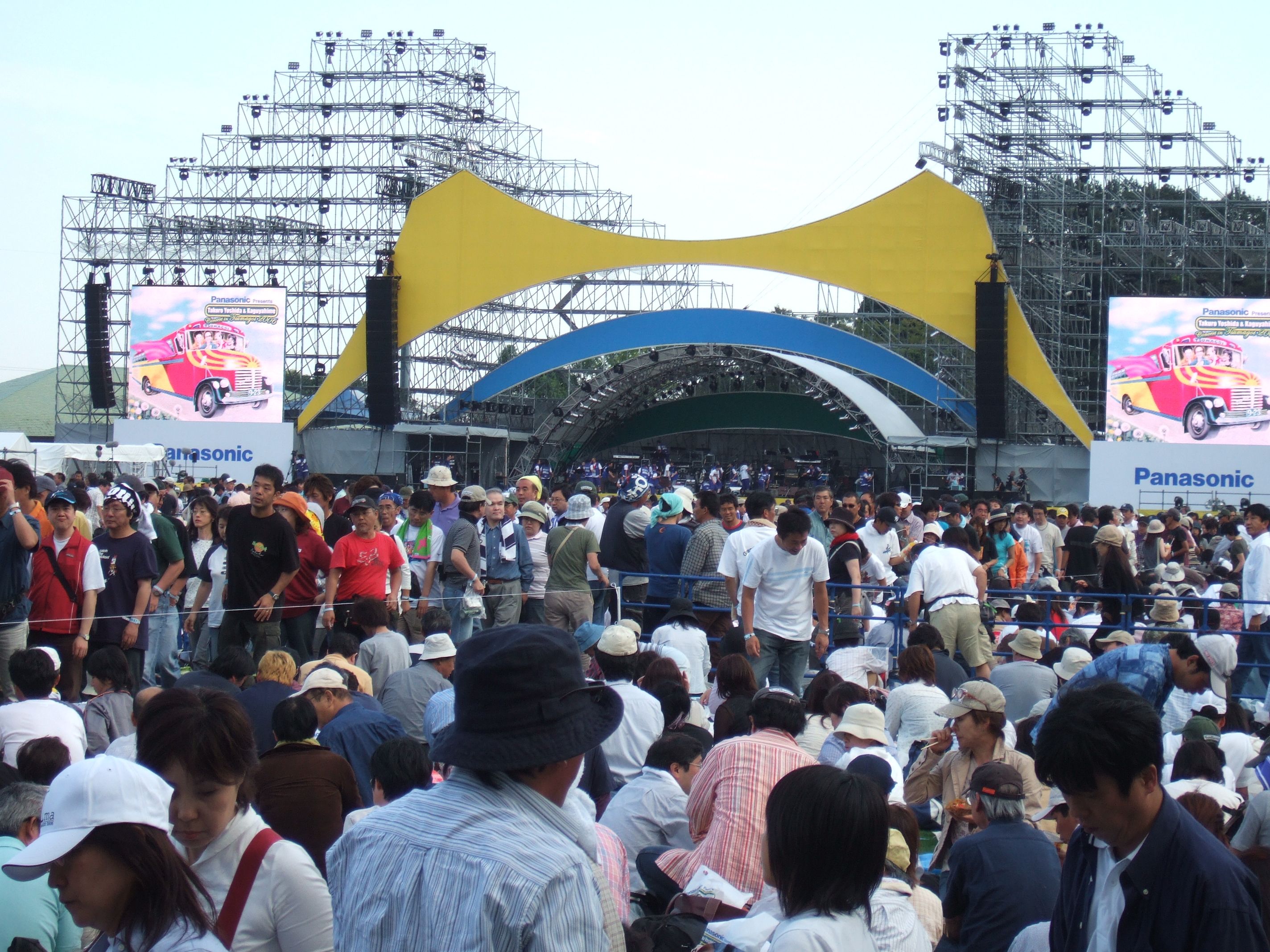 つま恋2006のステージ。