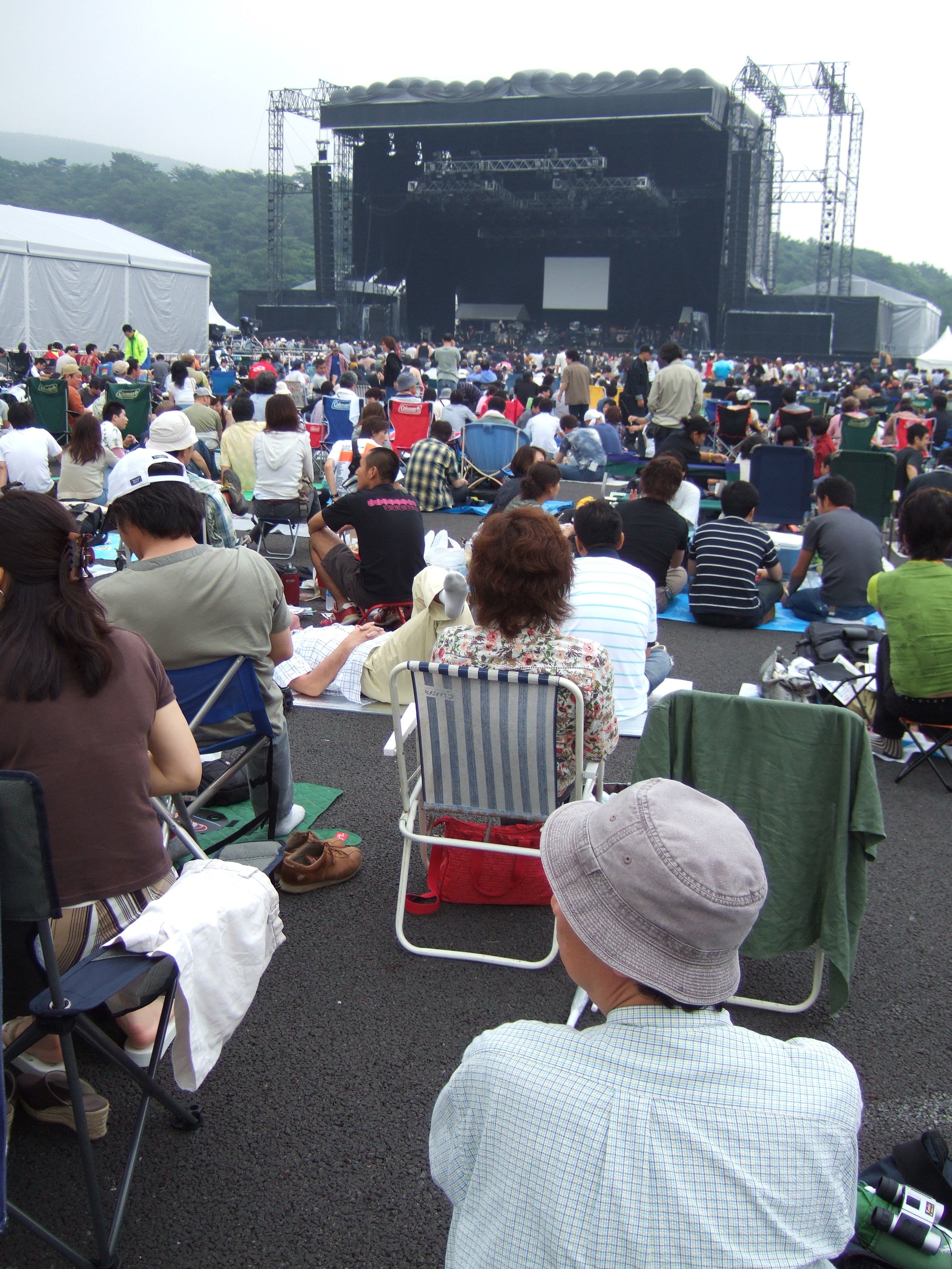 モビリタ・ステージ。下は100パーセント、アスファルトです。