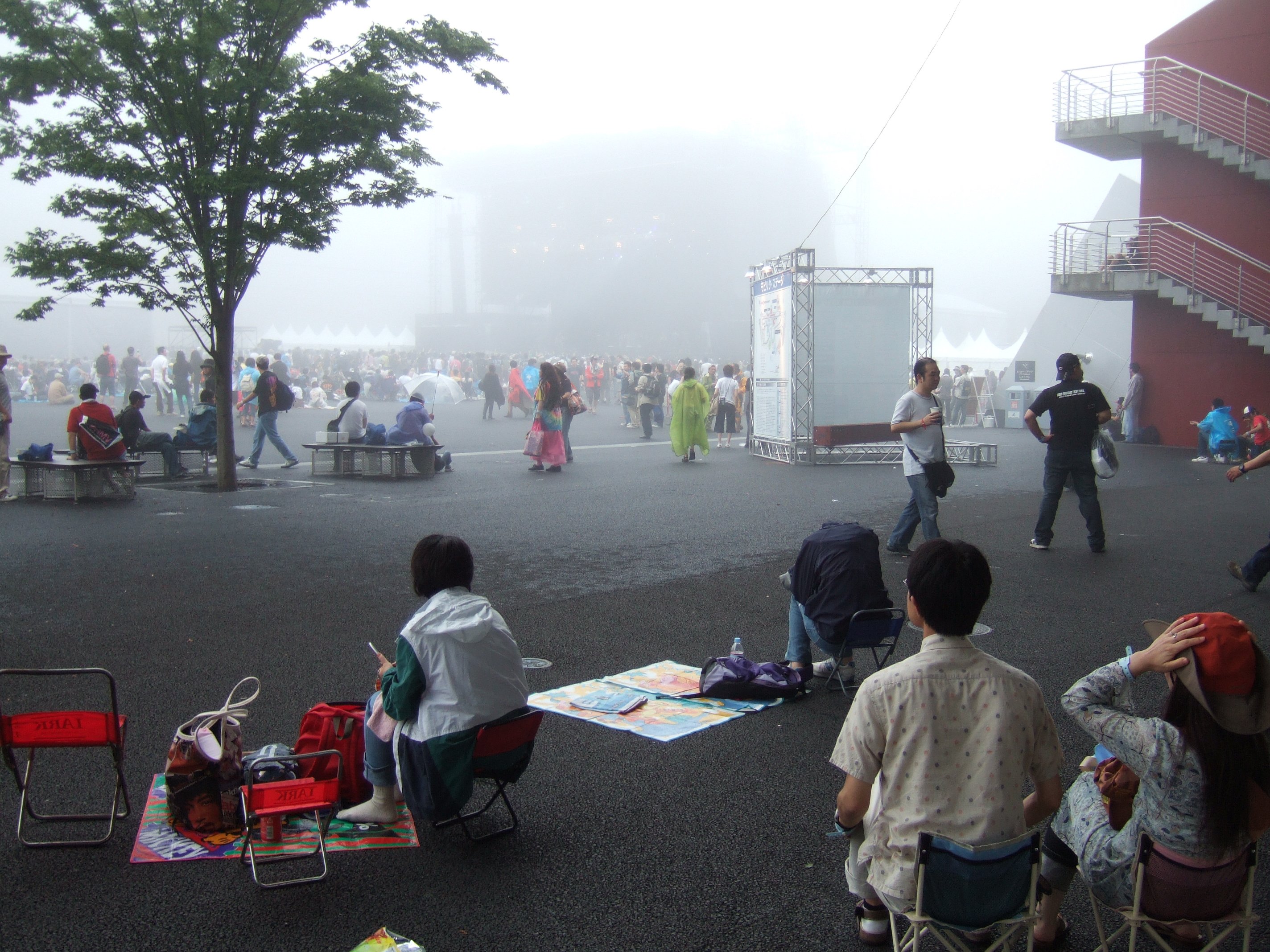 身体障害者用駐車場あたりから。